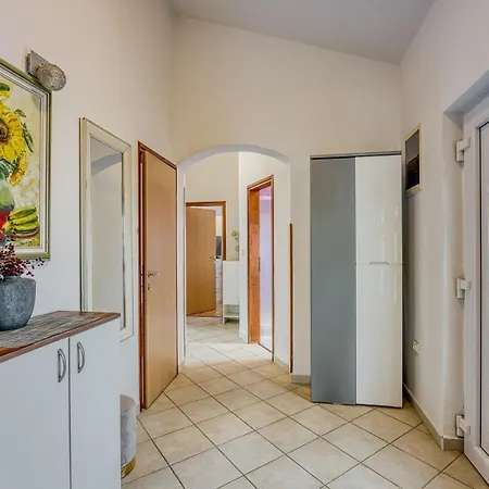 Casa Mare In Kacana Воднян